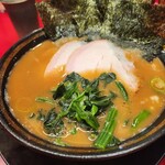 豚骨醤油ラーメン 王道家 柏店 - 