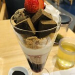 nana's ​green ​tea  - ほうじ茶チョコソース。お店で、チョコソースに焙煎ほうじ茶パウダーを混ぜている→とても香ばしい〜