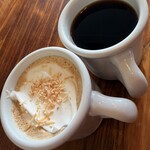 ルーシーズベーカリー - ココナッツ・ラテとコーヒー