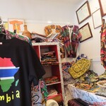 African Restaurant Jollof Kitchen - ガンビアグッズ売り場も併設