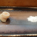 寿司栄 - ミル貝の吸い口を塩で