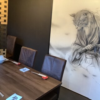 10名様以上でお洒落な扉絵で仕切られた完全個室に