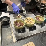 ロビーラウンジ 「マーブルラウンジ」 - アイスはトッピングを伝えると目の前で作ってくれます