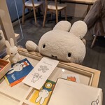 ディック・ブルーナ テーブル - 