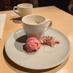 ディック・ブルーナ テーブル - 