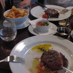 CONSTANCIA - ステーキの味を引き立てる野菜のソース