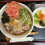 篁園 - 特上カルビとにんにくもやしのやみつき肉うどん