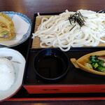 大吉うどん - 料理写真:
