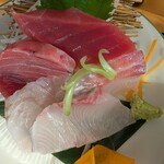 莫山 - 新鮮なお刺身は大ぶりカット