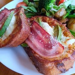 Cafe N225 - ベーコン・アボカドのフレンチトースト