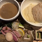 鴨出汁中華蕎麦 麺屋yoshiki - カモックスなみのスープを使った合盛りつけ麺(濃厚鴨白湯)