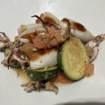 赤白 ブラッスリー - イカの中にお野菜が詰まっている。柔らかな美味しさ。