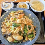 楽苑 - 具だくさん