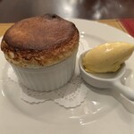 クネル - 北あかりとホワイトチョコレートのポワレ、アイスクリーム添え