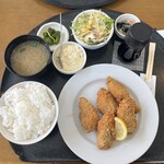 洋食屋 グリル ラパン - 牡蠣フライ御膳とタルタルソースと本当に小さな小鉢