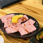 炭火焼肉 逸久 - 料理写真:カルビ