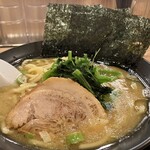 横浜家系ラーメン 武骨家 - 料理写真: