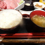 もてなしや - ご飯に味噌汁