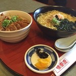 味楽座 - 学園前駅のビルにある居酒屋さん。お昼の豚丼ラーメンセット。
            ラーメンがイマイチでした(^^