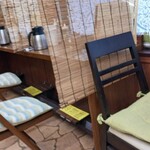 味よし - 各席毎にチェアー布団が可愛らしく個性的♪