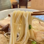 塩そば 時空 - 麺(特製塩そば)
