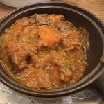 代官町バール - エゾシカカレーソースには鹿肉と野菜の旨みがしっかり溶けています