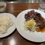 キャトルラパン 北梅田 - ステーキランチの1.5とご飯大盛り