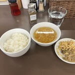 とだや - セルフサービス　ご飯　卵スープ　四川総菜