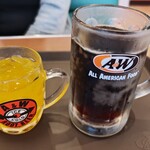 A&W - オレンジジュースにルートビア。