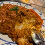 王様のカレー - 中はご飯ぎっしり