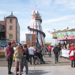 RIDDLE & FINNS - ブライトンは観光客でいっぱい。