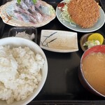 竹乃 - 鯵刺身＋メンチカツ