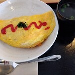茶家 日より - オムライス（スープ付き）800円