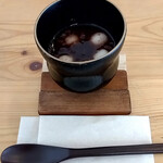 茶家 日より - 今日の甘味　白玉の おしるこ　350円