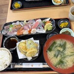 海鮮お食事処 銀蔵 小野原本店 - 