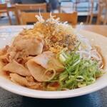 よいひ - 背脂うどん豚野郎（麺特盛・肉マシ・野菜マシマシ）
