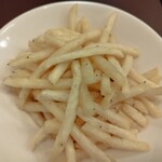 ブラッスリー エディブル - トリュフ風味のフレンチフライ。これ、ビールと永遠に食べられるやつ笑