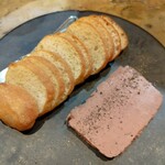 BISTRO H - 白レバーのパテ。相変わらず最高に赤ワインがすすむ♪