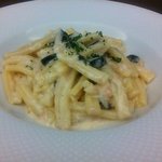 ヴィア トスカネッラ - ツナとオリーブのクリームソース　カサレッチェ（2014.10）