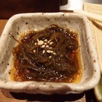 鉄板焼 おいで家 - 突出しはもずく酢