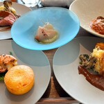 Crossroads Kitchen - 