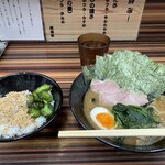 家系ラーメン 教道家 - 