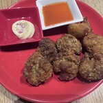 マンゴツリーカフェ - めちゃくちゃ硬いチキン