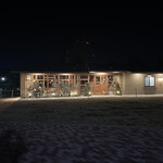 ALDEWARTH THE GARDEN - 「KEZOJI」のネオンサインが輝く。