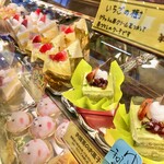 プチローズ - ✨店内（ショーケース内ケーキ3）✨