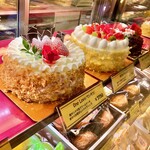 プチローズ - ✨店内（ショーケース内ケーキ5）✨