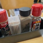 Lunch 六角 - 卓上調味料