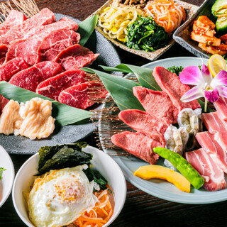 ユッケジャンスープや自家製キムチなど、多彩なサイドメニュー