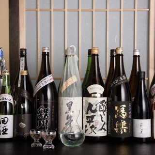 兵庫・全国の銘酒がそろう。常時20種類以上のラインナップ