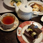 salon de the Tea shot - 